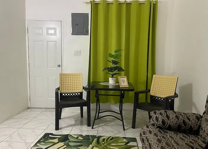 King St Penthouse 10 Mins Walk To Montego Bay