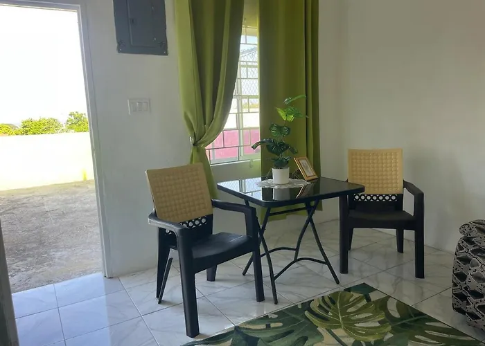 King St Penthouse 10 Mins Walk To Montego Bay