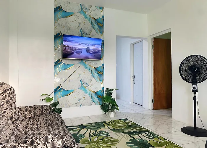 King St Penthouse 10 Mins Walk To Montego Bay